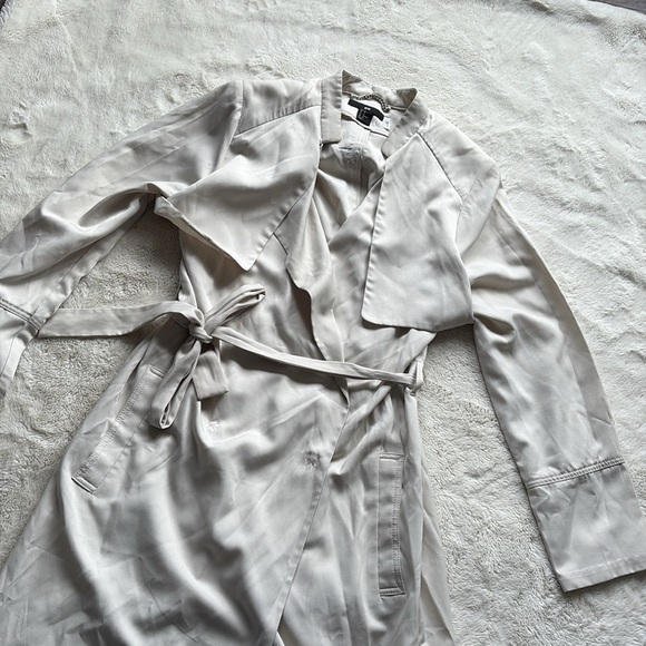 H&M Women’s Beige Trench Coat Long Belted Drape Front Jacket, Lightweight Layer - Picture 2 of 10